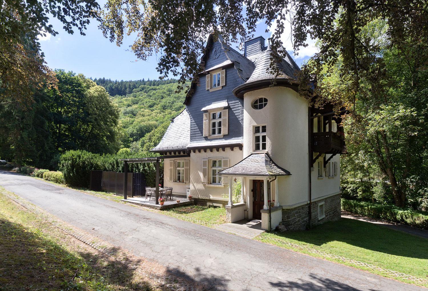 Haus Rheinberg Gaestehaus Apartment Lorch am Rhein Exterior photo